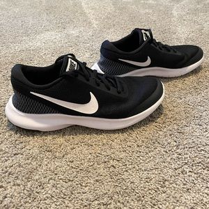 Nike Women’s Flex Experience